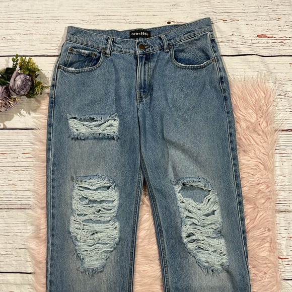 NWT Retrofete Women’s Maggie Distressed Low Rise Jean in Coast - Picture 6 of 10